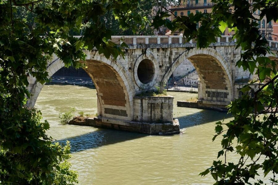 Rome: Guided Tour Of The Hidden Treasures of Trastevere - Meeting at the Ponte Sisto fountain (Piazza Trilussa) and what to expect