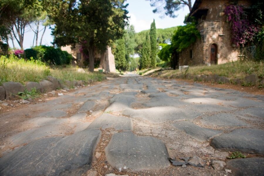 Rome: Guided Underground Tour - Getting There: Piazza d’Aracoeli Meeting Point and VIP Minivan