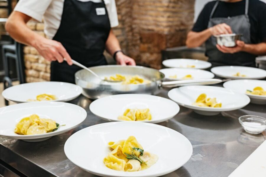 Rome: Hands-On Pasta & Tiramisu Class with Unlimited Wine - Logistics near central Rome (and how to plan your timing)