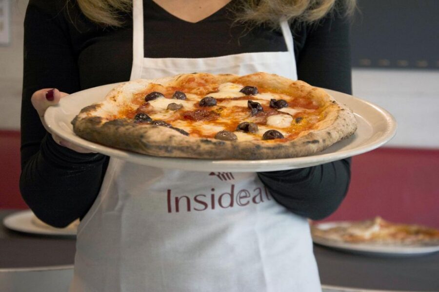 Rome: Hands-On Pizza Making Class near the Vatican with Wine - Wine with pizza: the included drinks part matters