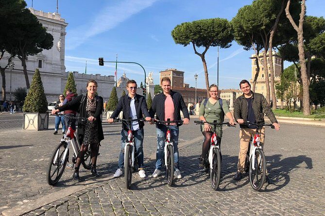 Rome Highlights Bike Tour 3 Hour City Cycling Experience - Meeting on Via Cavour: what the start day feels like