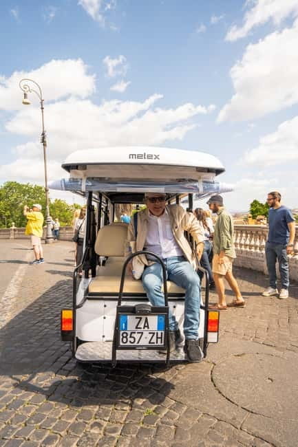 Rome: Highlights Tour in Golf Cart - Rione Monti Pass-By: A Local-Feeling Pause