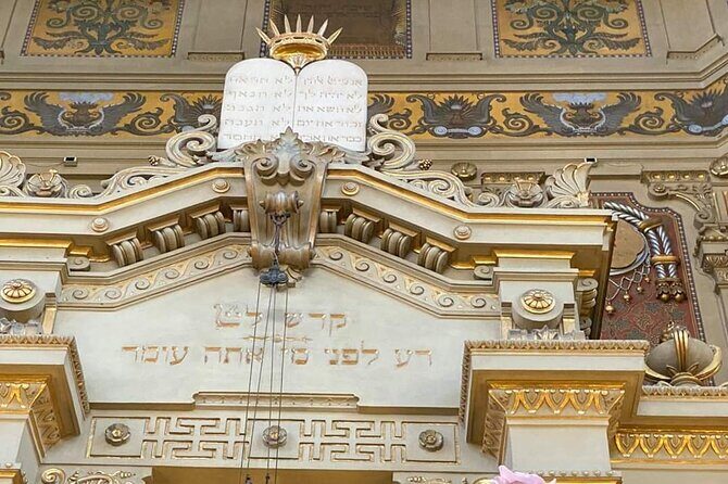 Rome Jewish Ghetto and Great Synagogue Small Group Walking Tour - Stop 3: Antico Quartiere Ebraico for atmosphere, streets, and daily-life clues