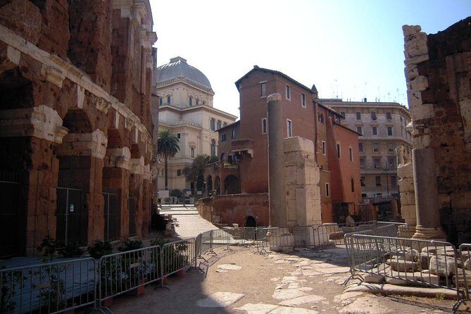 Rome: Jewish Ghetto and the Great Synagogue Private Walking Tour - The walk by Il Portico di Ottavia and Piazza delle Cinque Scole