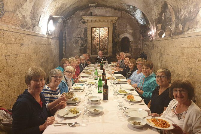 Rome Jewish Ghetto Food & Wine Tour & Guided Visit of Top Sites Lit Up at Night - Campo de’ Fiori to Piazza Farnese: the night’s food route