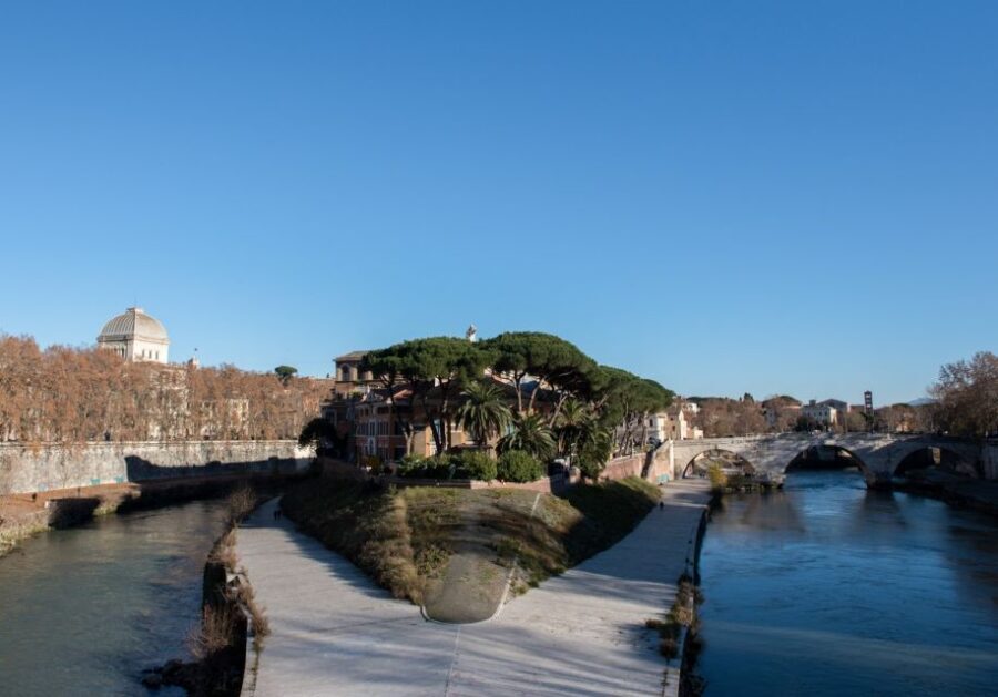 Rome: Jewish Ghetto, Great Synagogue & Trastevere Tour - Bernini, Caravaggio, and the panoramic Rome moment