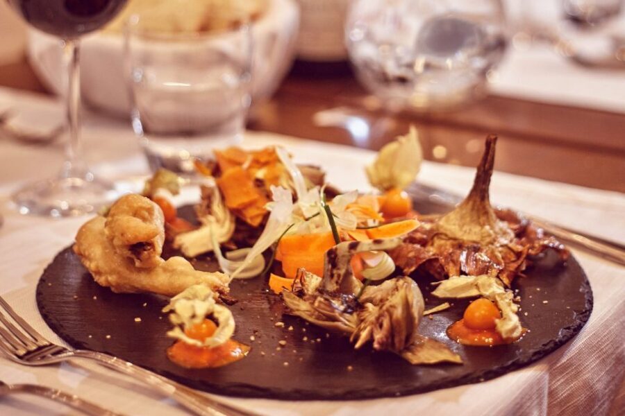 Rome: Lunch or Dinner with typical Roman Dishes - Should you book this Roman lunch or dinner at La Taverna del Ghetto?