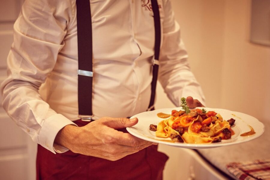 Rome: Lunch or Dinner with typical Roman Dishes - Why a Ghetto Dining Room Beats Another Roman Food Tour