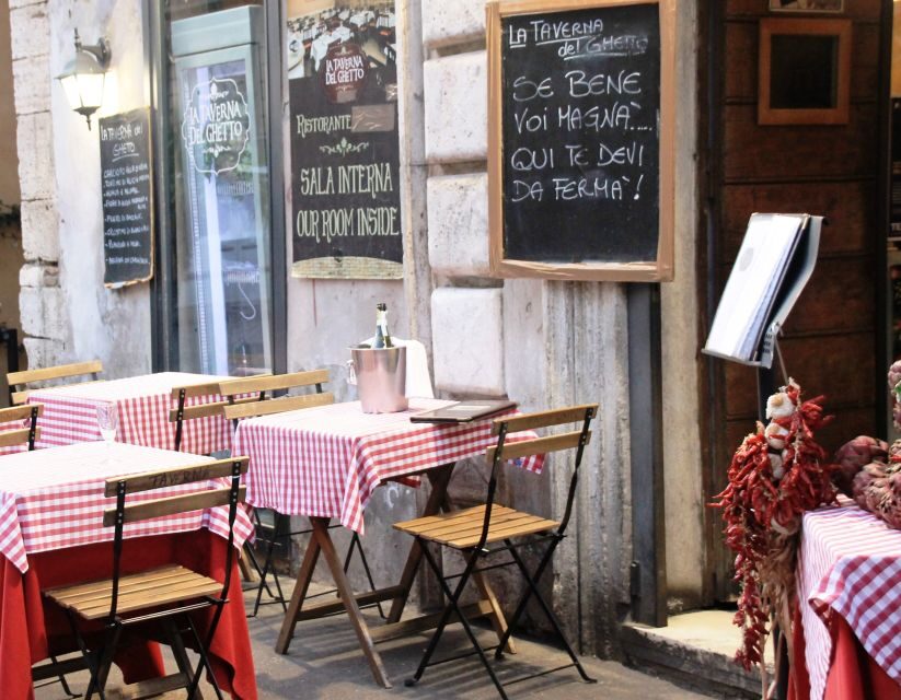 Rome: Lunch or Dinner with typical Roman Dishes - Service and atmosphere: Massimo, plus the risk of a too-touristy feel