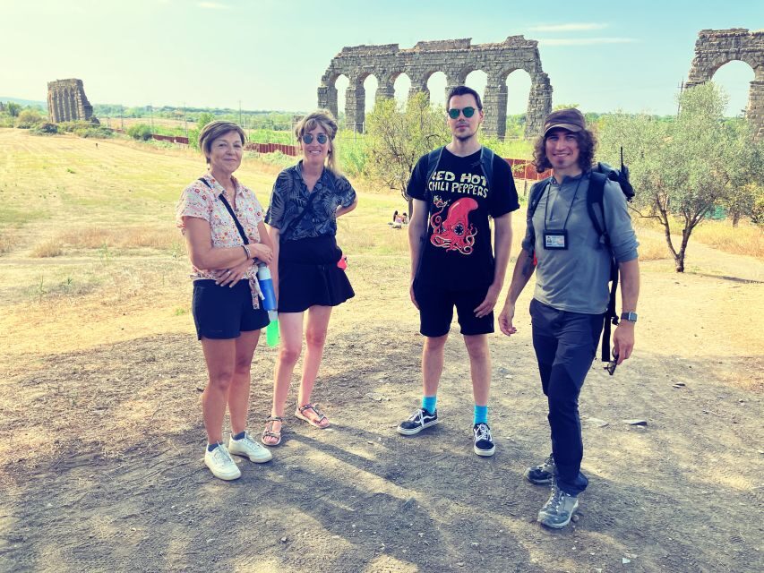 Rome: Mini hike to the ancient Parco degli Acquedotti - Parco degli Acquedotti: why the views feel surreal