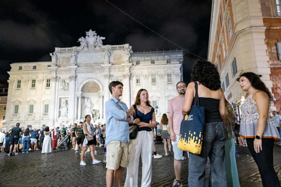 Rome: Moonlight Walking Tour – Free for Kids - Piazza Venezia, Trajan’s Column, and the forum-road feeling