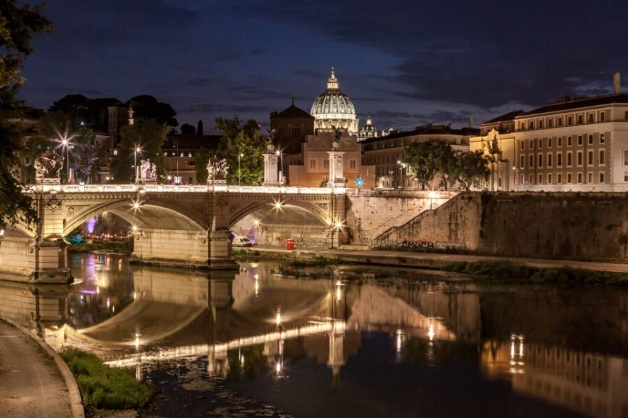 Rome: Murder Mysteries of Rome Guided Walking Tour - The Story Route: From Piazza Farnese to Via Giulia