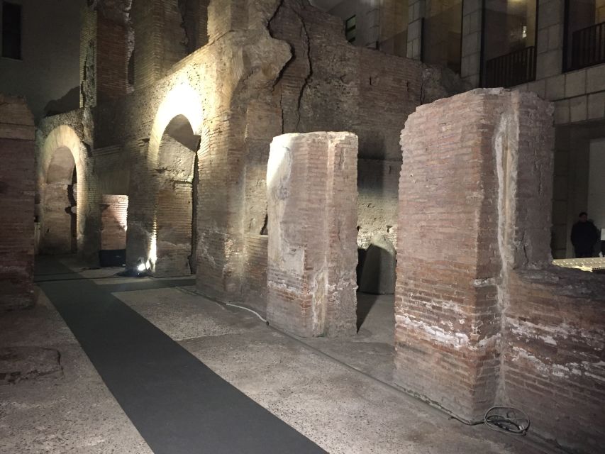 Rome: Navona Square and École Française Underground ticket - Photos and selfies in Rome: where this route helps