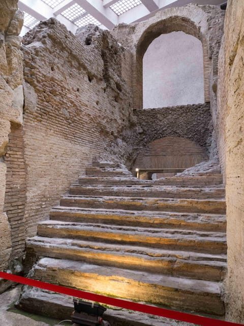 Rome: Navona Underground & Domitian Stadium Guided Tour - The 20-minute Piazza Navona stop: why they start above ground
