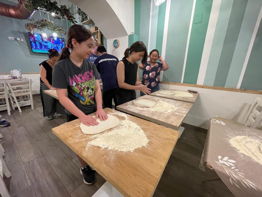 Rome: Neapolitan Pizza Cooking Class in Front of the Vatican - Rolling dough and shaping it right: the technique that sticks
