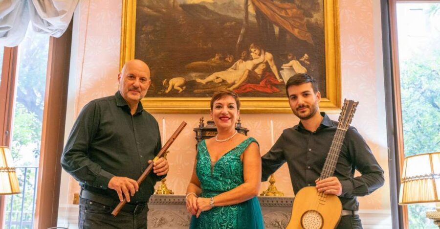 Rome: New Year's Concert at Palazzo Doria Pamphilj with Tour - Meeting at Via del Corso: get your bearings fast
