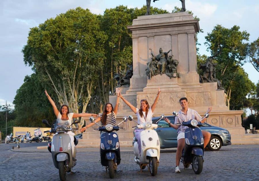 Rome: Night Photo Tour by Vespa with Aperol Spritz - Key things you’ll notice on this Vespa night photo tour