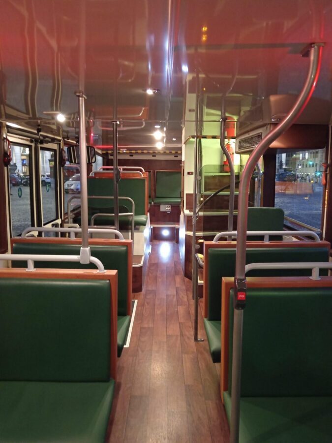 Rome: Nighttime Tour by Open-Top Bus with Tasting Stop - Via Veneto and Piazza Barberini: finishing with classic Rome glamour