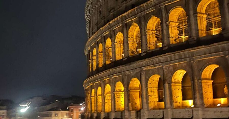 Rome: Nighttime Tour Outside the Colosseum with Local Guide - Key things to know before you go