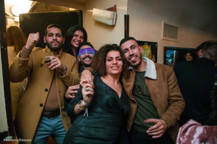Rome: NYE Pub Crawl and Club - Walking comfort and smart dress: the rules you should plan around