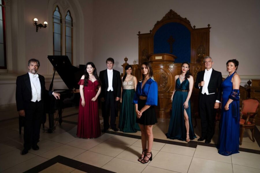 Rome: "Opera's Greatest Hits" Opera Concert with Aperitif - The spoken part: stories and insights that make opera easier