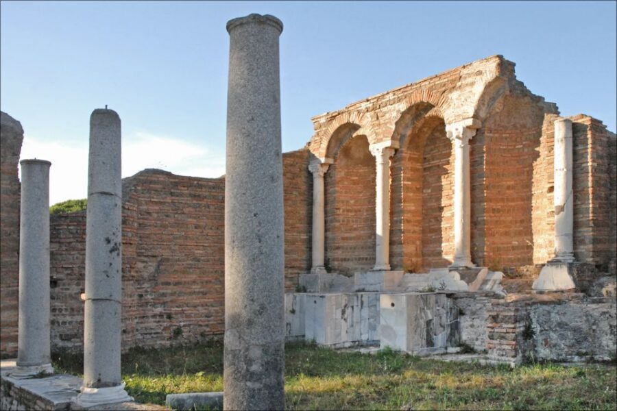 Rome: Ostia Antica Private Walking Tour with Skip-the-Line - House of Diana, Thermopolium, and Forica: reading neighborhoods, not just monuments