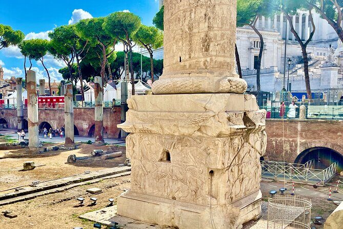 Rome Palatine Hill, Roman Forum, Colosseum Panoramic Views Tour - Palatine Hill: imperial beginnings where rich homes once ruled