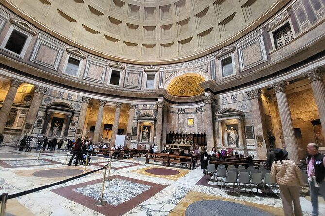 Rome: Pantheon Guided Tour with Entry Ticket - Timing strategy: rain moments and choosing a later entry for calmer photos
