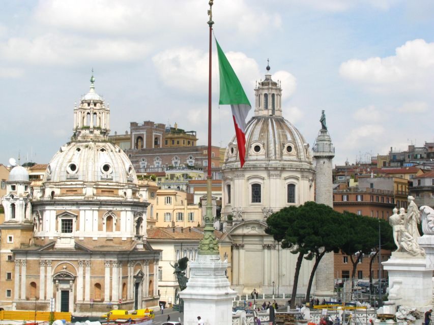 Rome: Pantheon, Trevi, Navona and Spanish Steps Private Tour - Via Condotti to the Spanish Steps: the “walkable payoff” ending