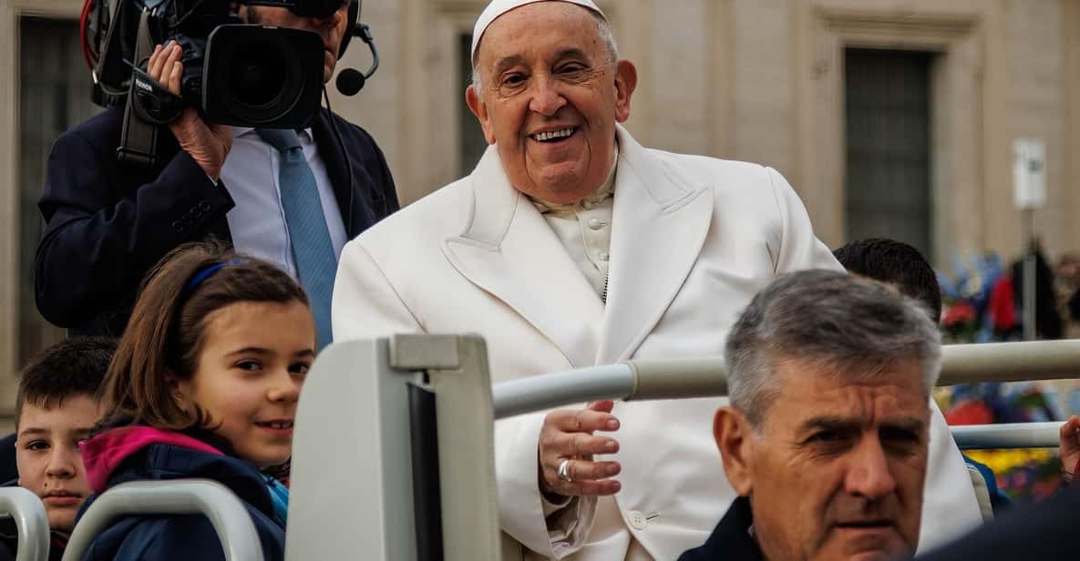 Rome: Papal Audience Tour With Reserved Access - Why a Papal Audience tour feels different than sightseeing