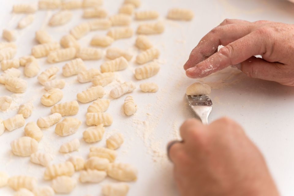 Rome: Pasta and Tiramisu Class at a Local's Home - Who should book this pasta and tiramisu class?