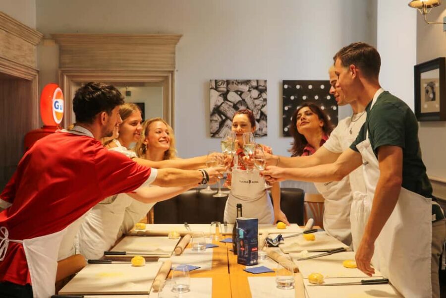 Rome: Pasta and tiramisu perfection class w/wine & dessert - Prosecco, Wine, and a Focaccia-Style Welcome