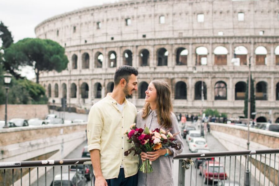 Rome: Personalized Photoshoot outside the Colosseum - Meeting at Caffè Roma or Monte Oppio: how the session starts