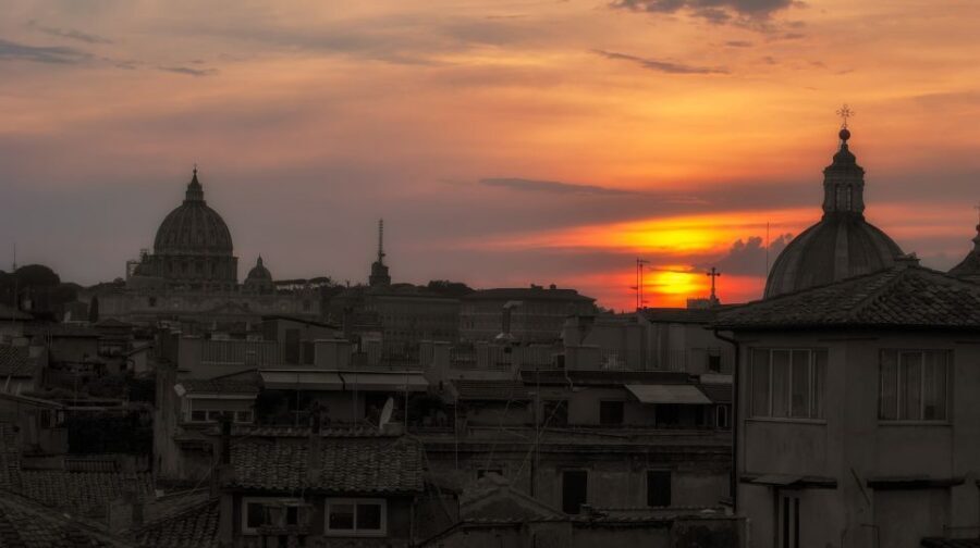 Rome: Piazzas and Fountains Sunset Tour with Aperitivo - Price and value: what $93 covers in real terms