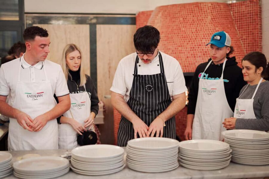 Rome: Pizza and Tiramisu Cooking Class in Piazza Navona - From Piazza Navona to the Stove: Where the Class Starts