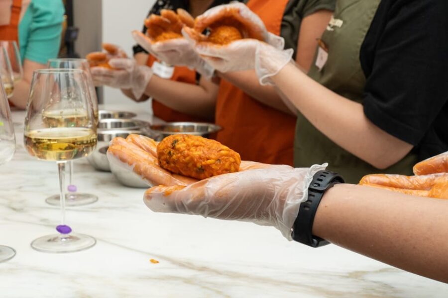 Rome: Pizza & Gelato Cooking Class + Private Chef - Piazza Mattei: where the class starts and the city steps in