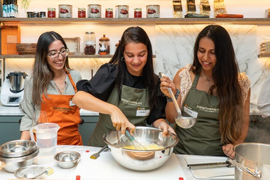Rome: Pizza & Gelato Cooking Class + Private Chef - Pizza making: dough lessons that actually translate