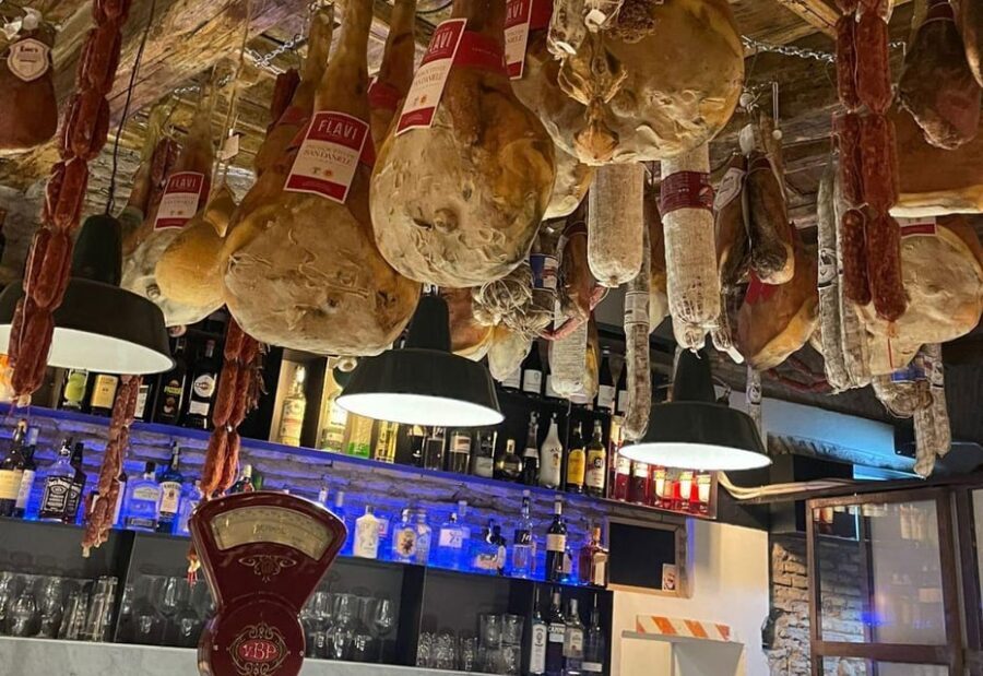 Rome: Pizza Pro, a Hands-On Cooking Class Castel Sant Angelo - Bruschetta, prosecco, and beer: the smart warm-up before dough