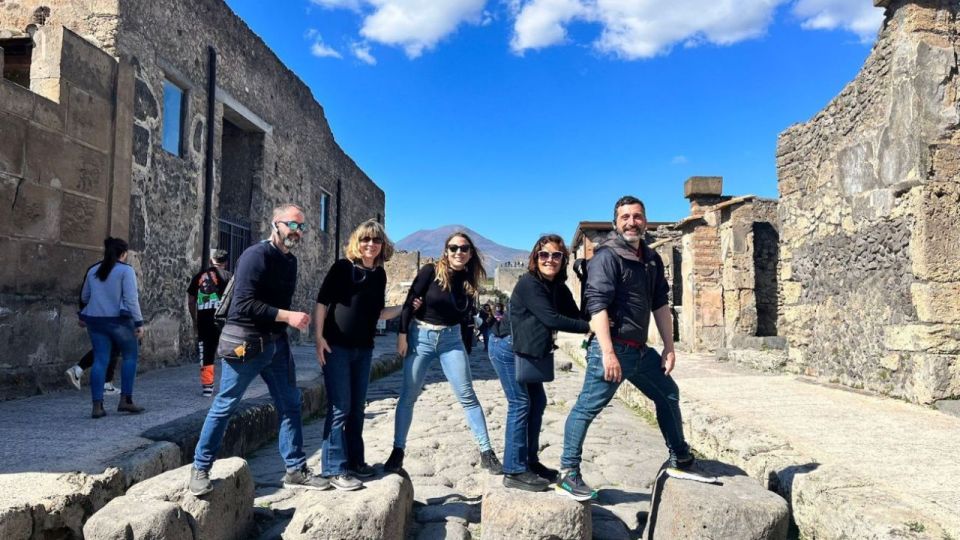 Rome: Pompeii Tour with Wine and Lunch by High Speed Train - Inside Pompeii: 2.5 Hours of Guided Streets (Not a Rush-Through)