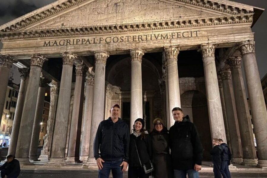 Rome : Private custom walking tour with a local guide - Starting in Rome with hotel pickup and a quick orientation photo stop