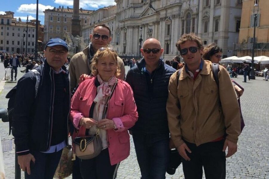 Rome : Private custom walking tour with a local guide - What about food and drinks during the walk