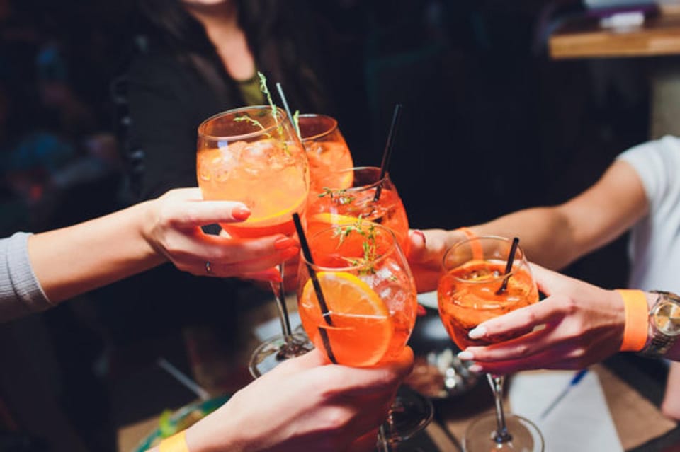 Rome: Private Golf Cart Twilight Tour Rome with Aperitivo - Pantheon and Piazza Navona: two icons, tight timing