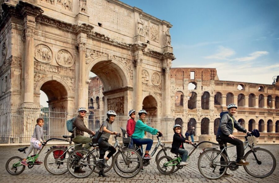 Rome: Private Half-Day Bike Tour with E-bike - Itinerary 1 (morning): Colosseum classics to Roman Forum panoramas
