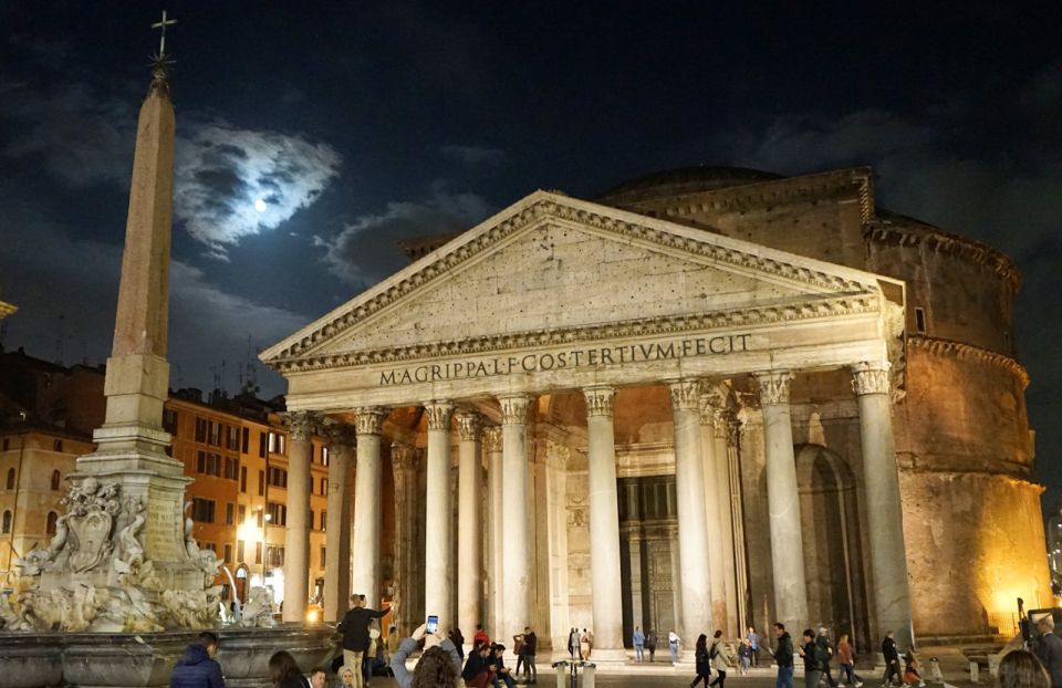 Rome: Private Night Walking Tour - Argentine Square and the Pantheon facade: from Caesar to All Gods