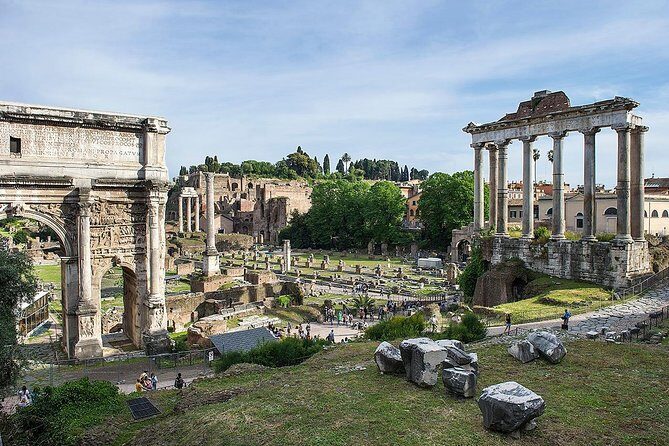 Rome, Private Photography Guided Tour - Capture Iconic Sights - Meeting at Largo di Torre Argentina: Getting Started Fast
