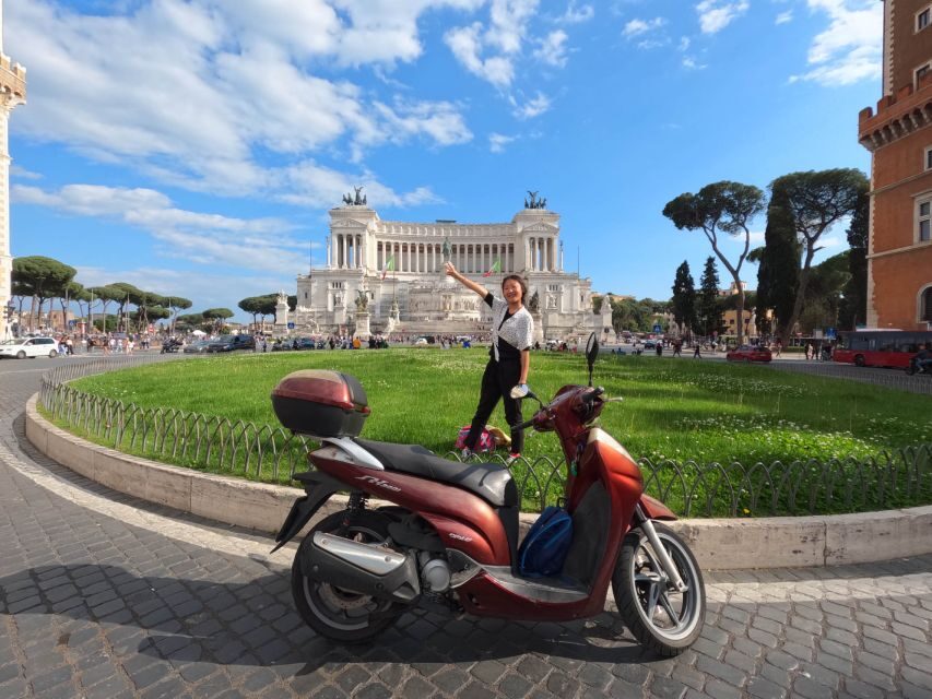 🛵 Rome: Private Scooter Guided Tour, Day - Night Ride💘🛵 - Guide style: how Simone’s humor and stories change the ride