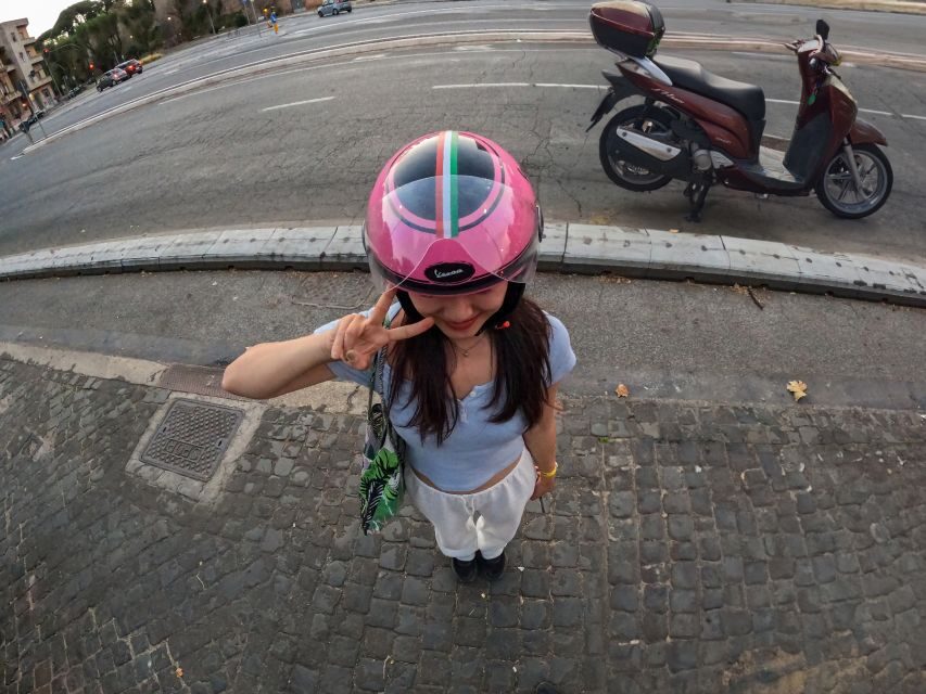 🛵 Rome: Private Scooter Guided Tour, Day - Night Ride💘🛵 - Getting picked up and feeling secure on a scooter