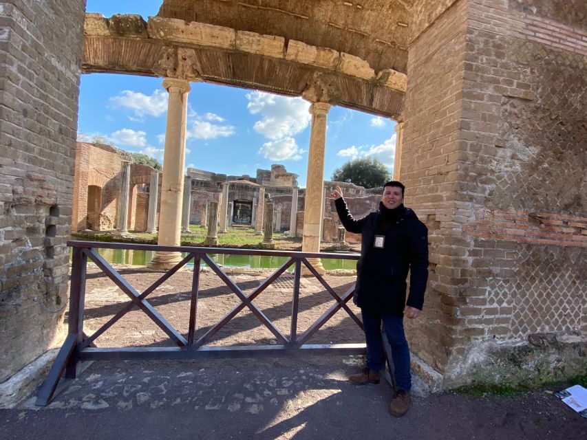 Rome: Private Tour of Hadrian's Villa with Archaeologist - Pecile and Hadrian’s porch: the view that sets the tone