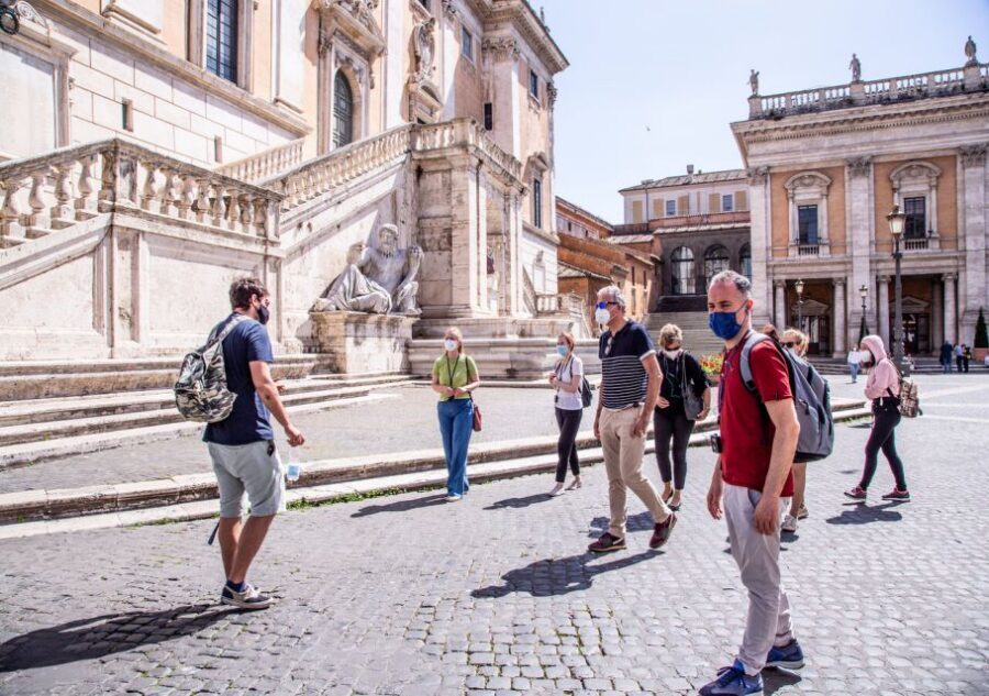 Rome: Private Tour of the Jewish Quarter - Entering the Jewish Quarter where old Rome still matters