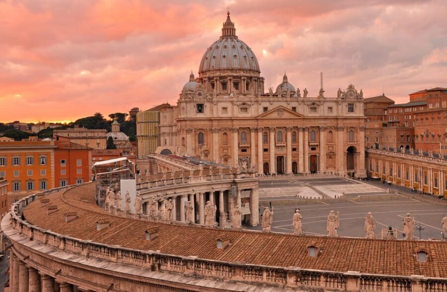 Rome: Private Vatican Museums and Sistine Chapel Tour - Meeting at the Vatican Museums steps (and spotting your team)